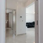 Sea View With Parking - Dina Apartmán
