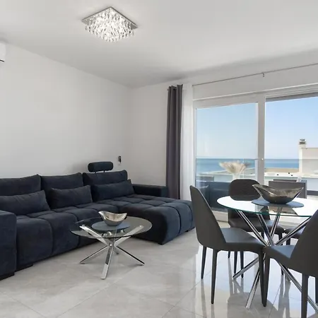 Apartment Sea View With Parking - Dina