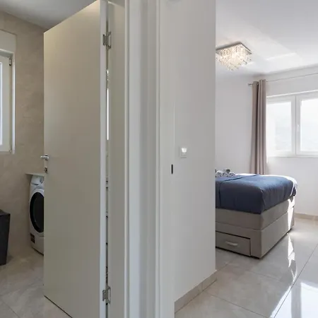 Dina - Sea View Apartment With Parking Apartamento