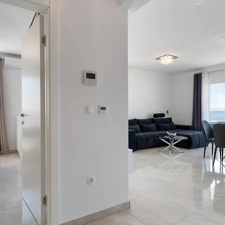 Apartamento Dina - Sea View Apartment With Parking Makarska