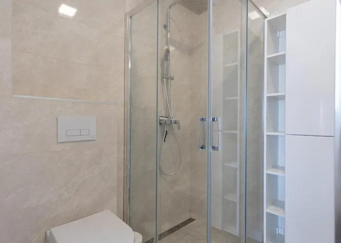 Sea View With Parking - Dina شقة *