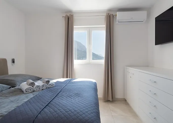 Sea View With Parking - Dina شقة